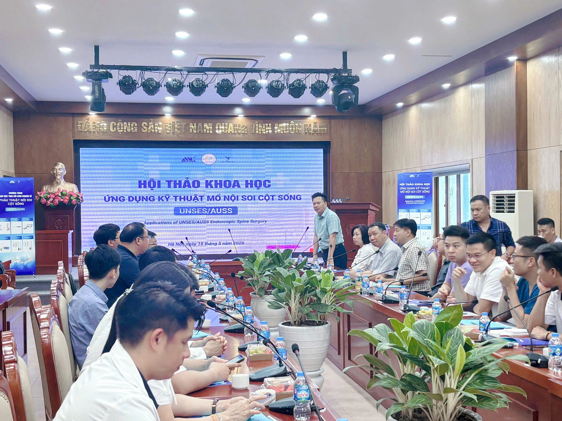 Dr. Nguyen Van Thuong speaking at the Workshop