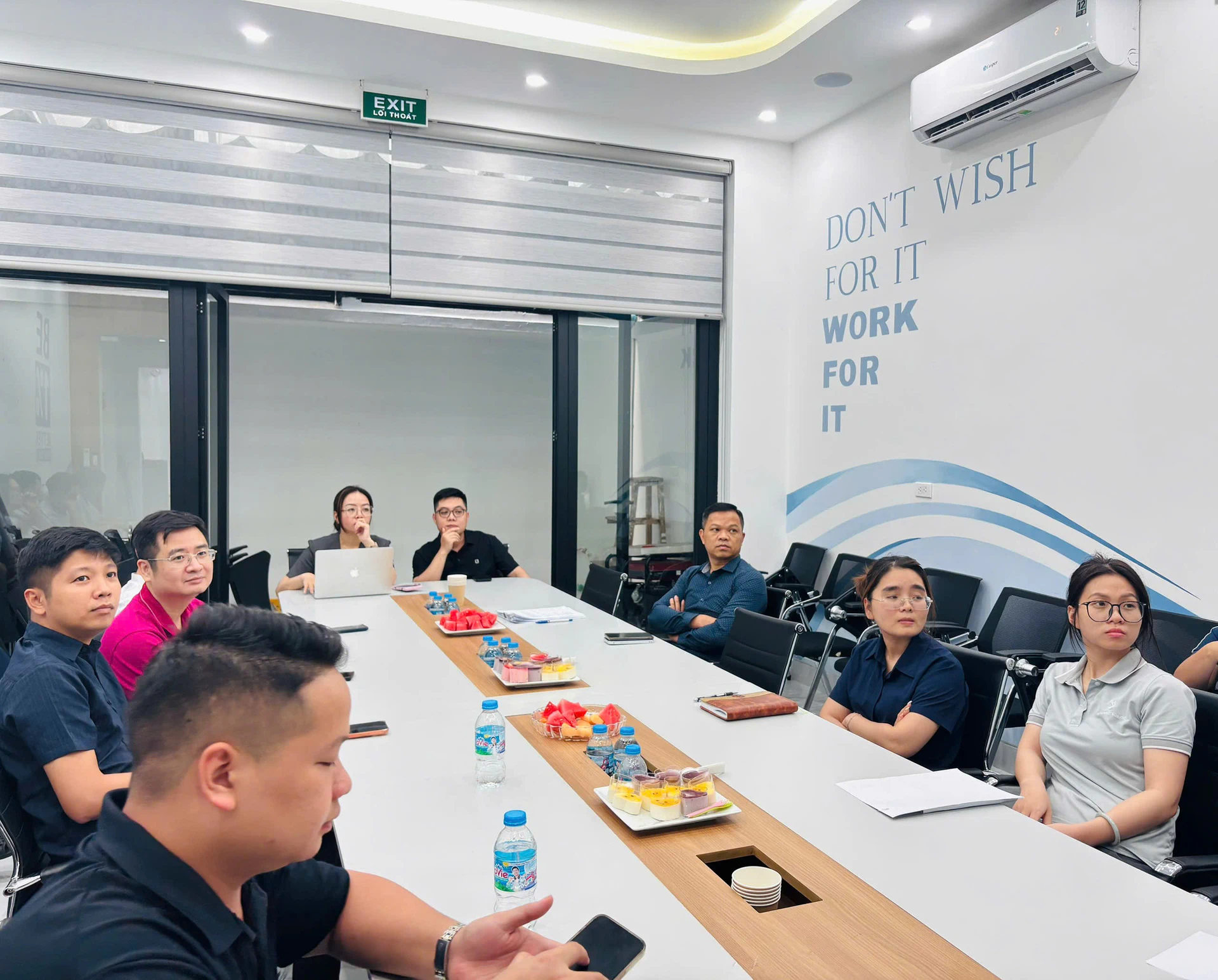 Toàn cảnh buổi sơ kết 6 tháng đầu năm 2026